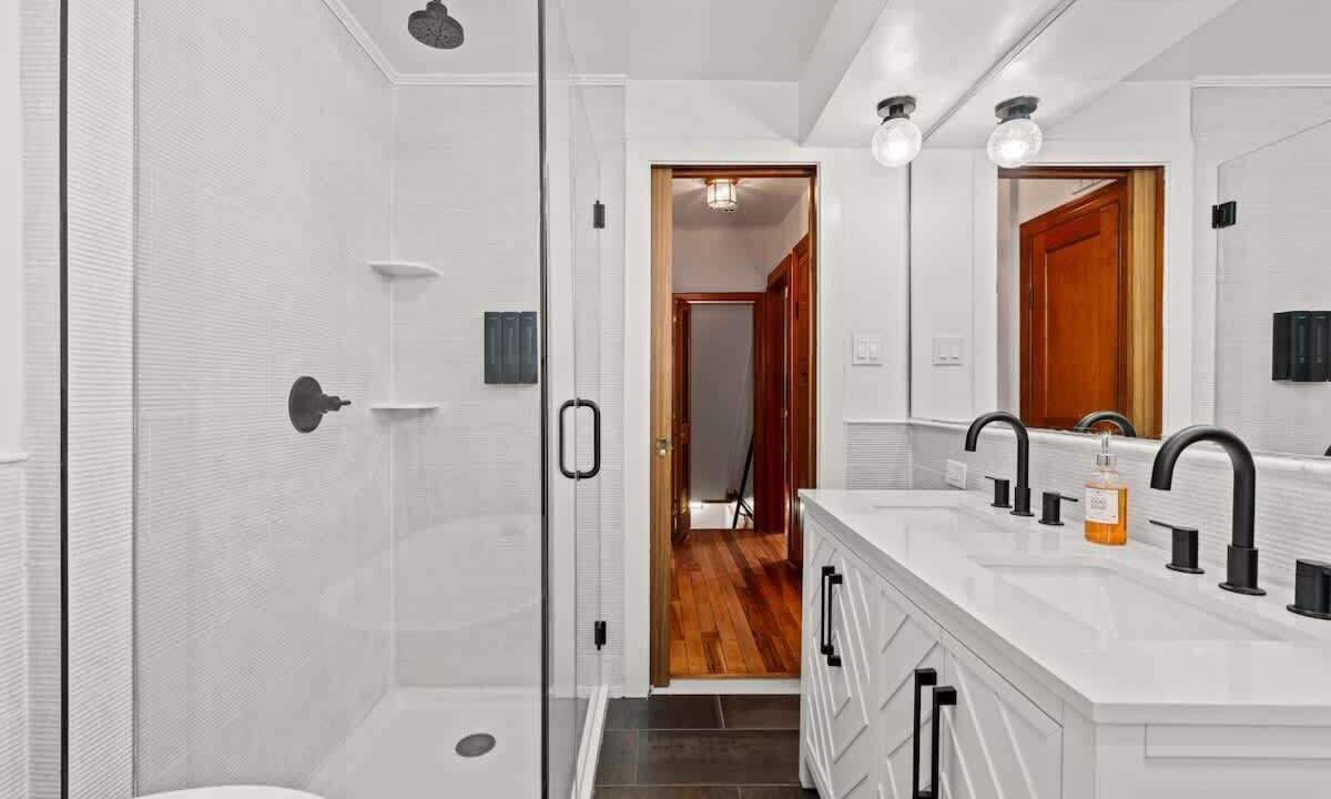 Photo of Others in Delair