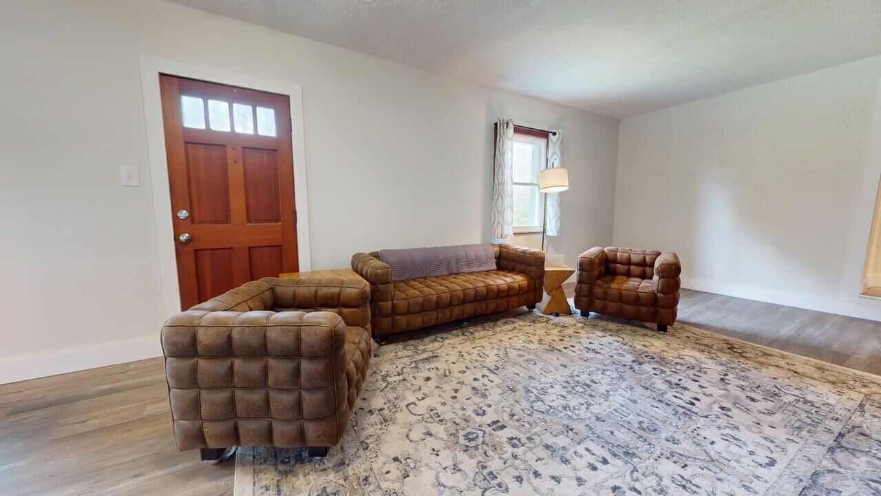 Photo of Livingroom in West Portsmouth