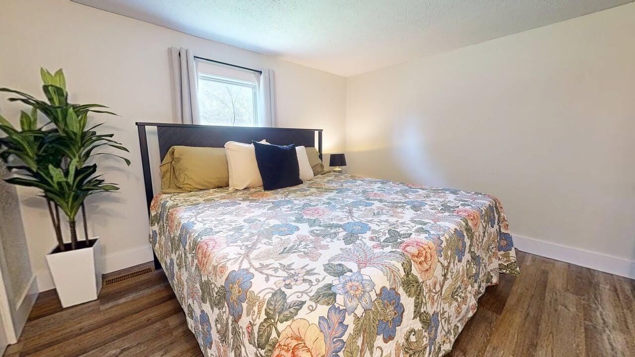 Photo of Bedroom in West Portsmouth