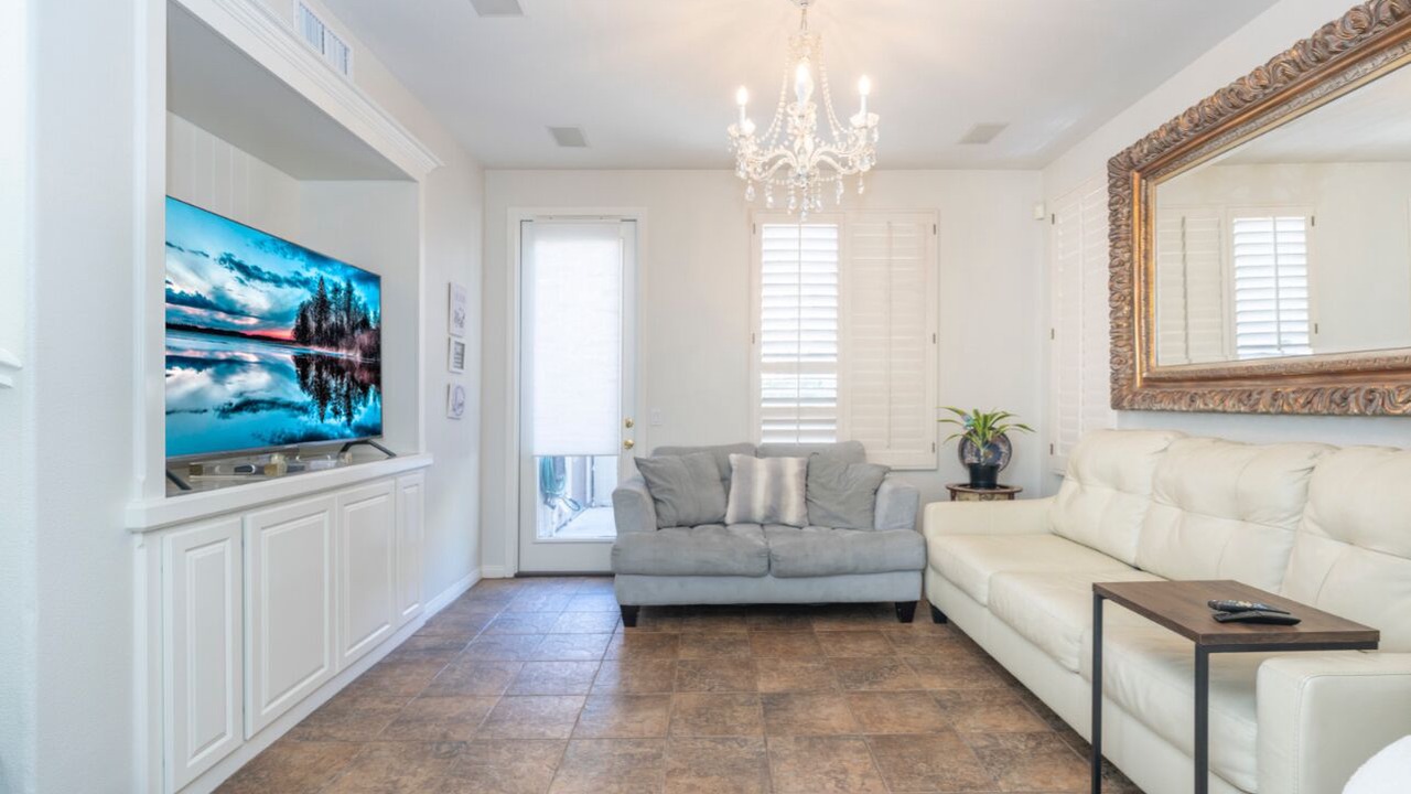 Photo of Livingroom in Oak Creek