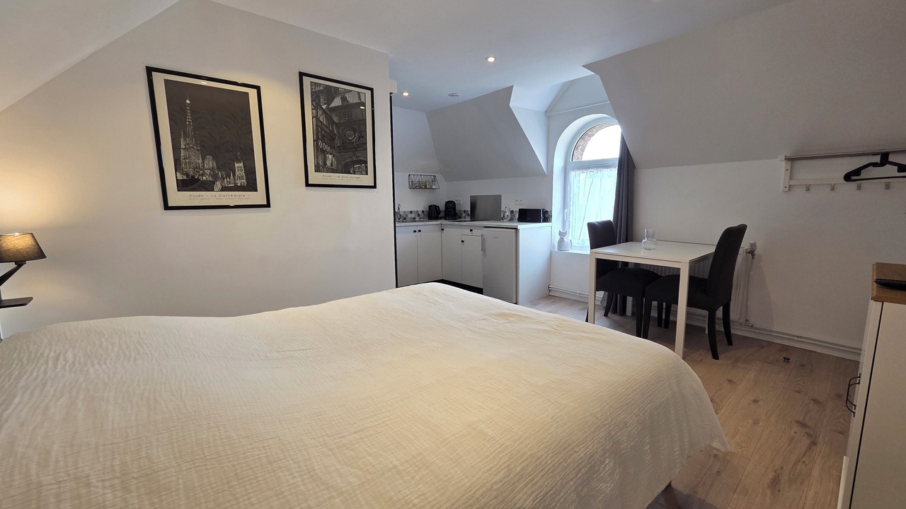 Photo of Bedroom in Morgny-la-Pommeraye