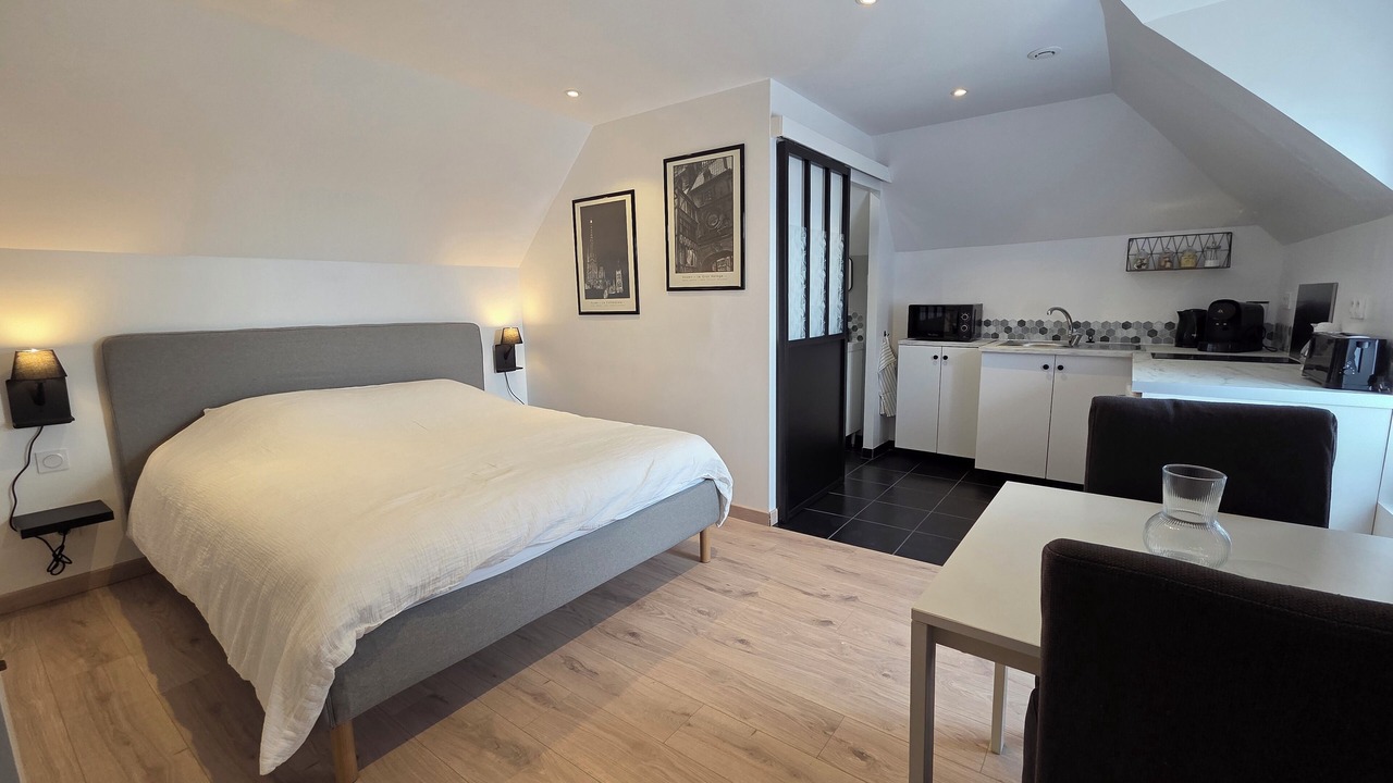 Photo of Bedroom in Morgny-la-Pommeraye