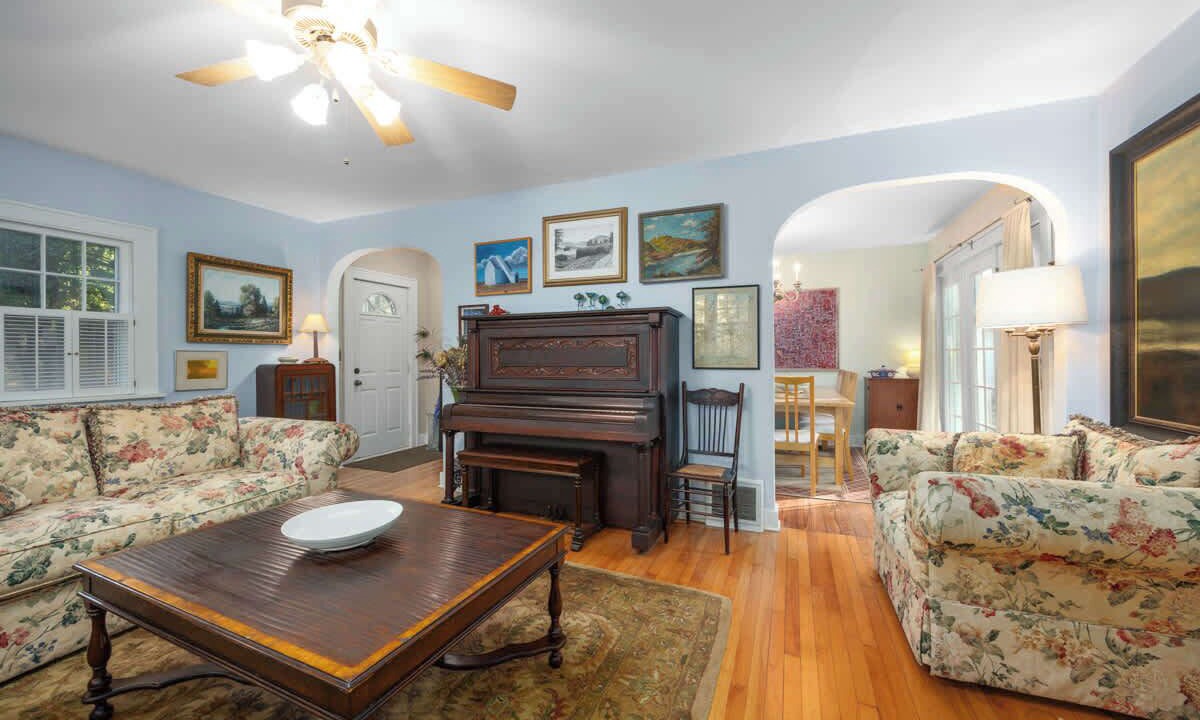 Photo of Livingroom in Saugatuck