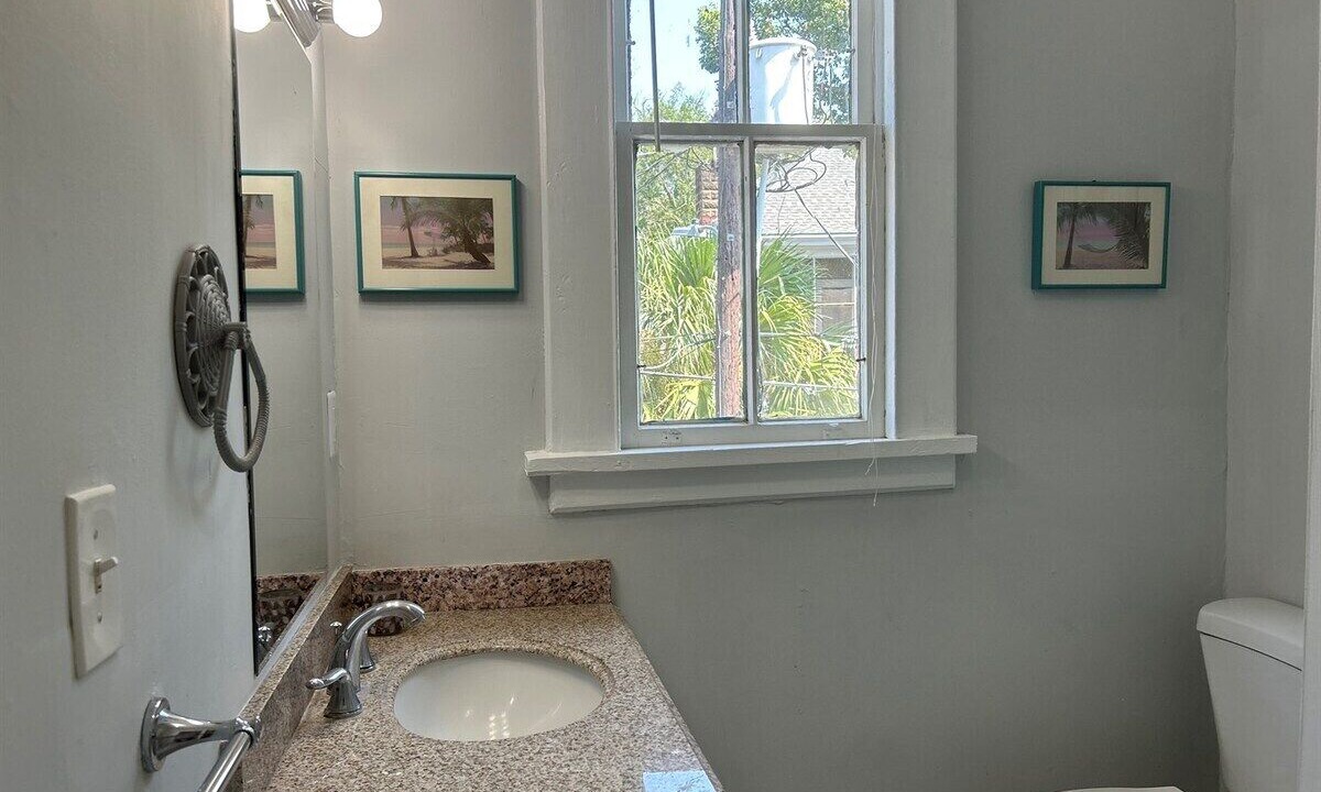 Photo of Bathroom in Thomas Square