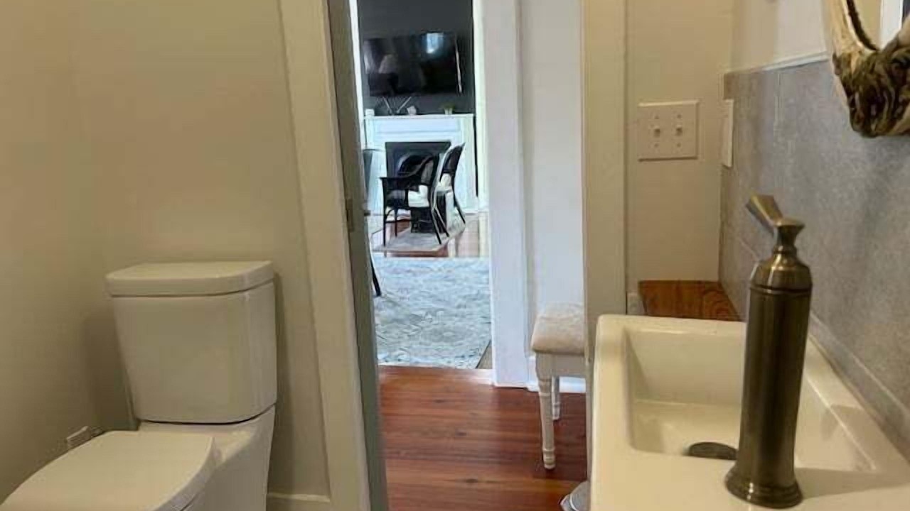 Photo of Bathroom in Thomas Square