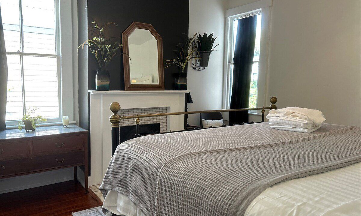 Photo of Bedroom in Thomas Square