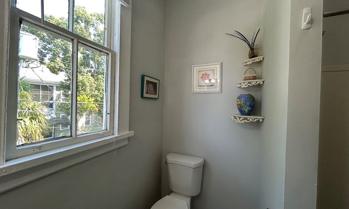 Photo of Bathroom in Thomas Square