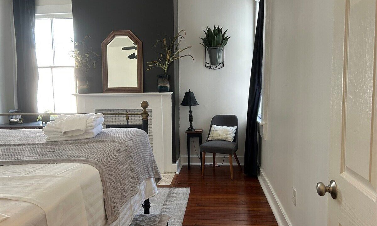 Photo of Bedroom in Thomas Square