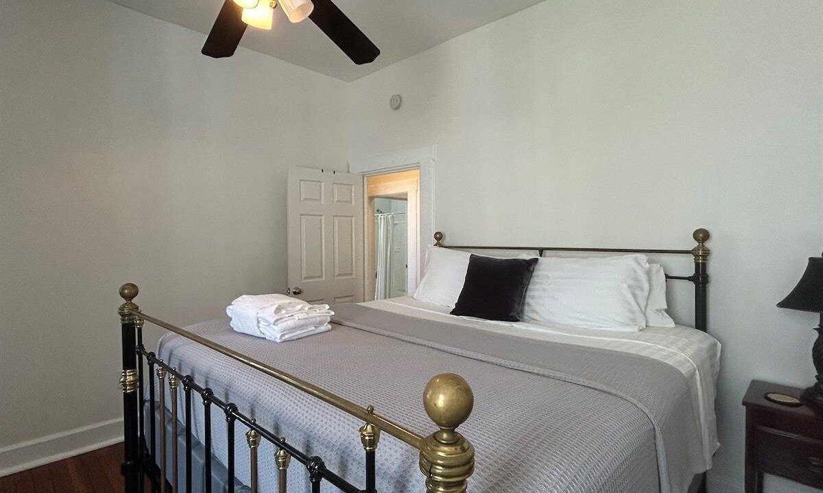 Photo of Bedroom in Thomas Square