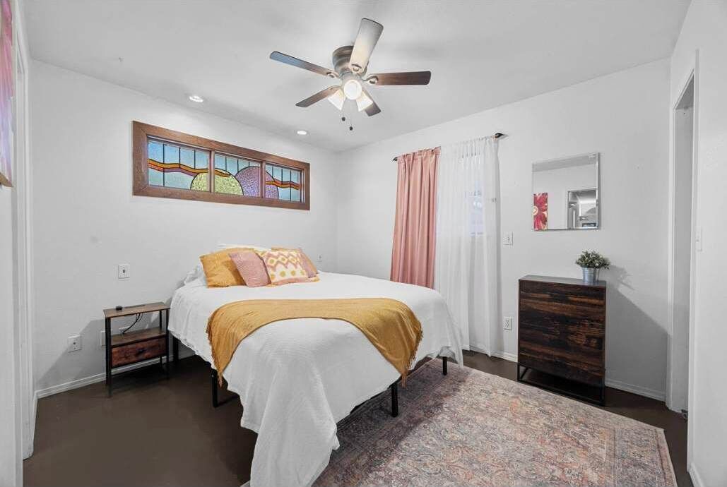 Photo of Bedroom in Apache Shores