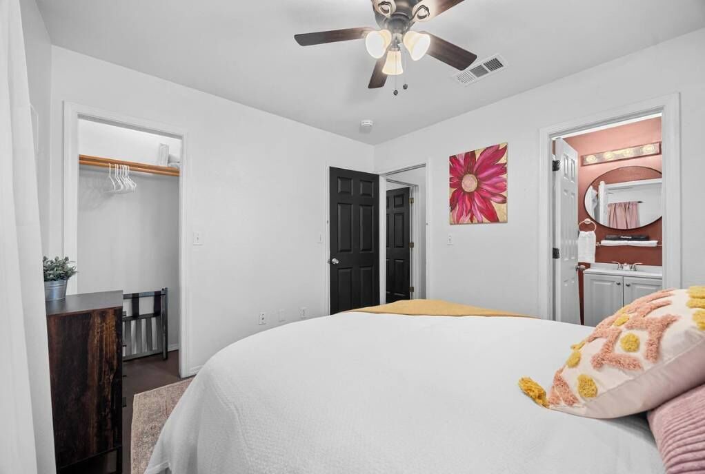 Photo of Bedroom in Apache Shores