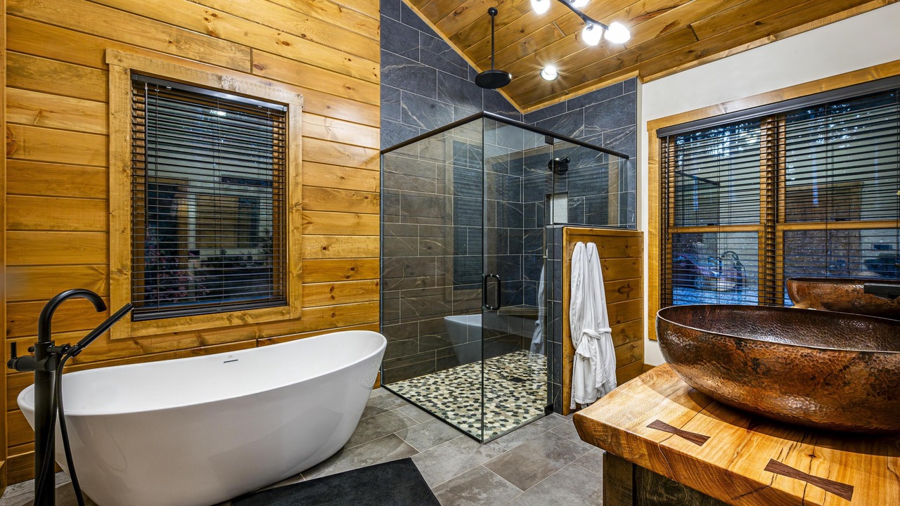 Photo of Bathroom in Gnaw Bone