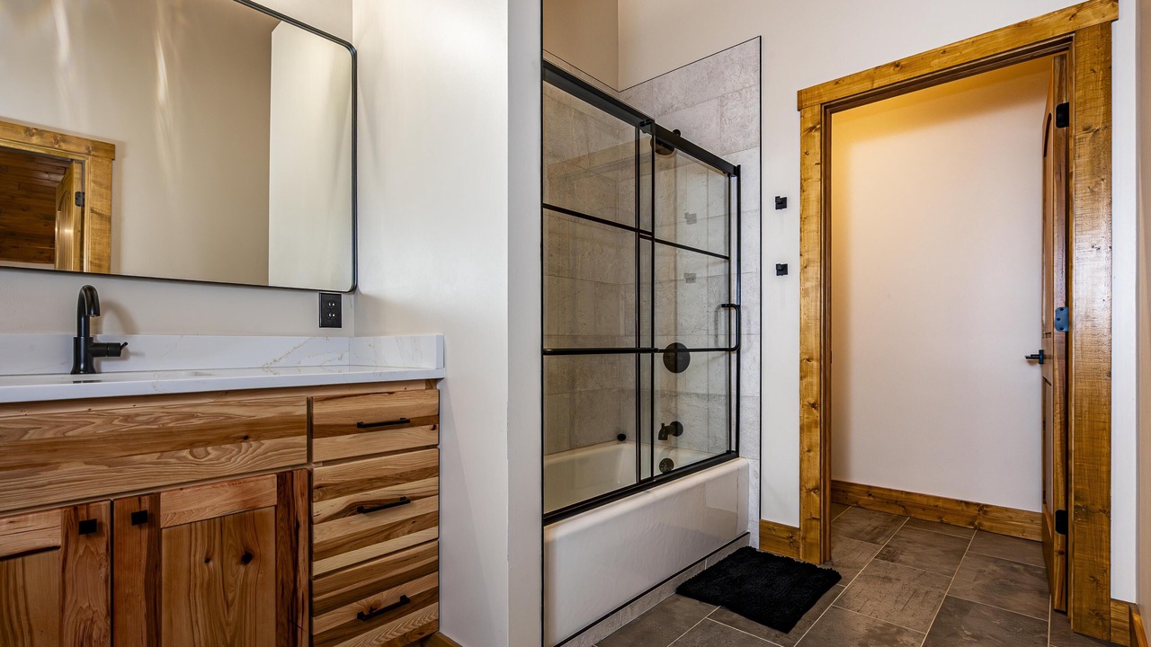 Photo of Bathroom in Gnaw Bone
