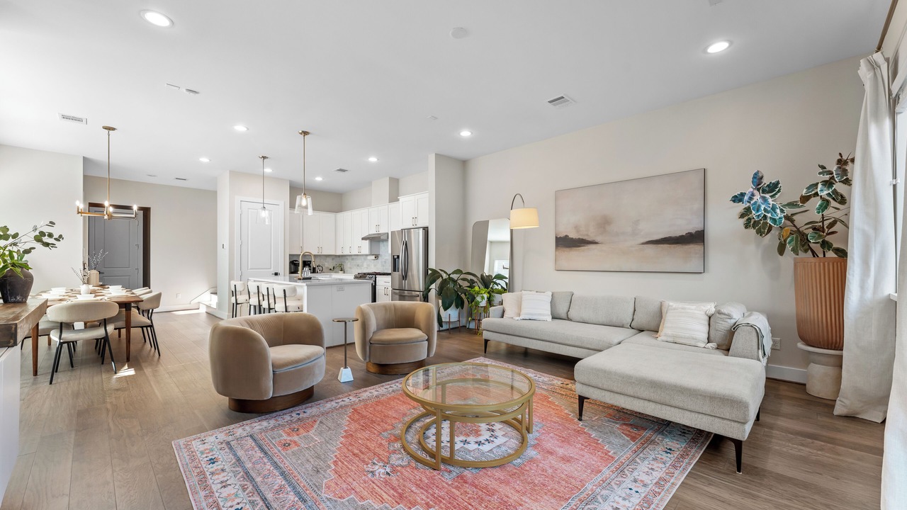Photo of Livingroom in South Central Houston