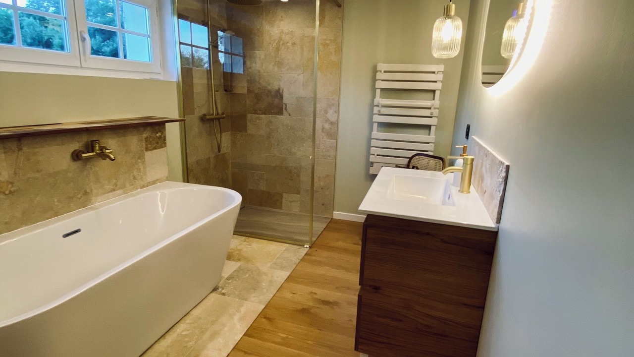 Photo of Bathroom in Longue-Jumelles