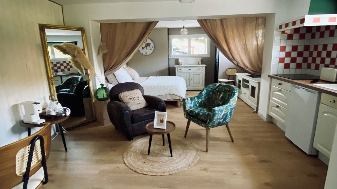 Photo of Bedroom in Longue-Jumelles