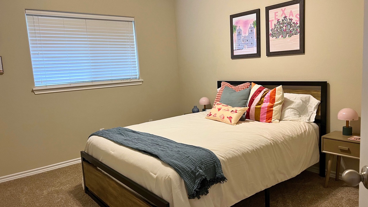 Photo of Bedroom in South Side
