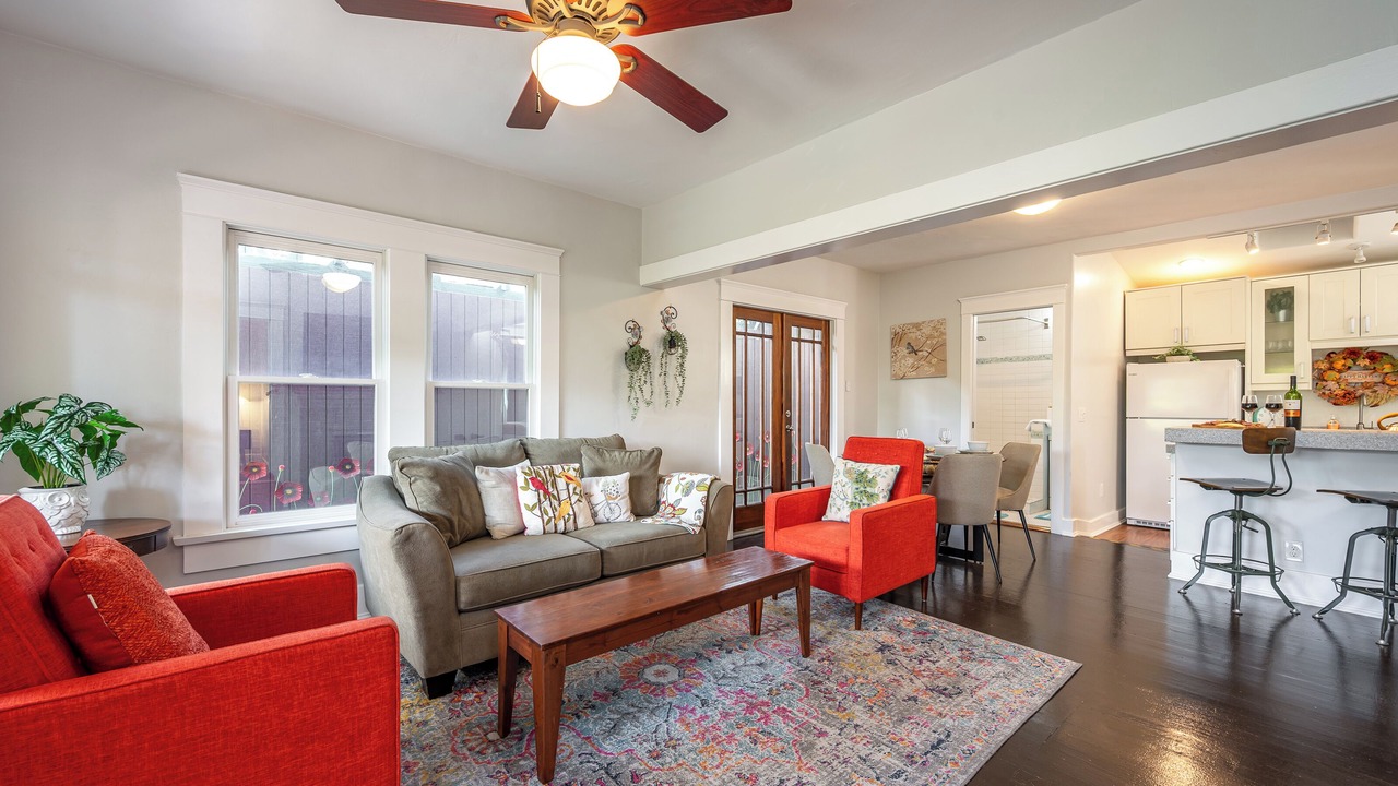 Photo of Livingroom in University Heights