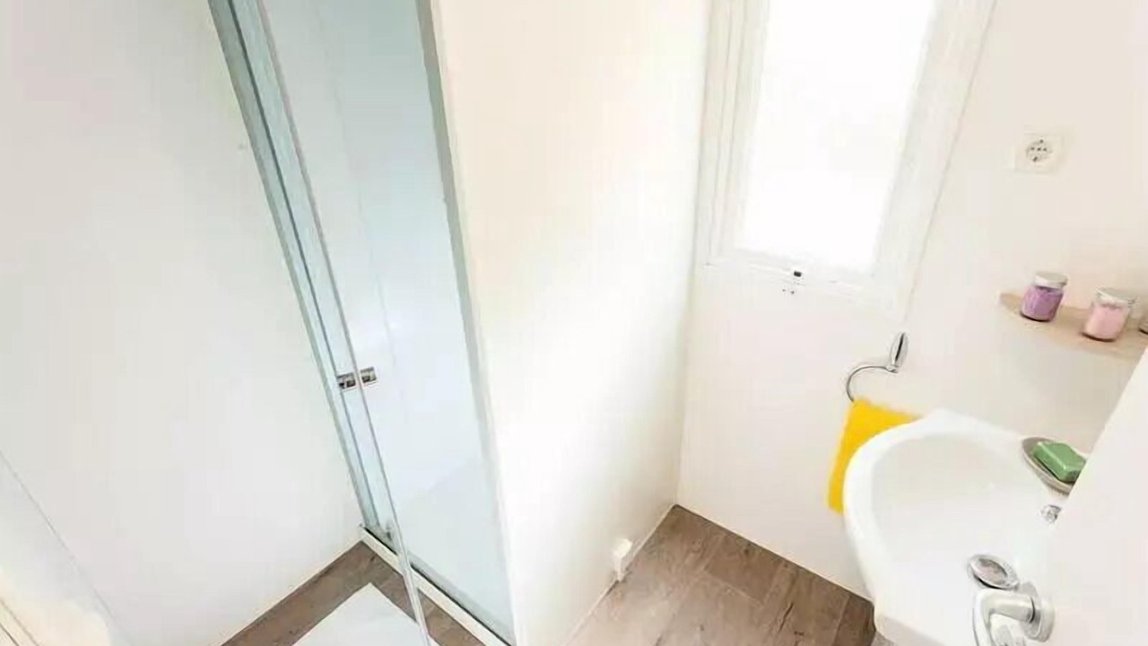 Photo of Bathroom in Trogues