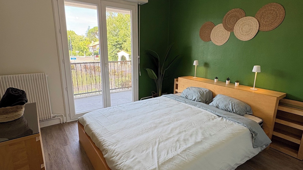 Photo of Bedroom in Parentis-en-Born