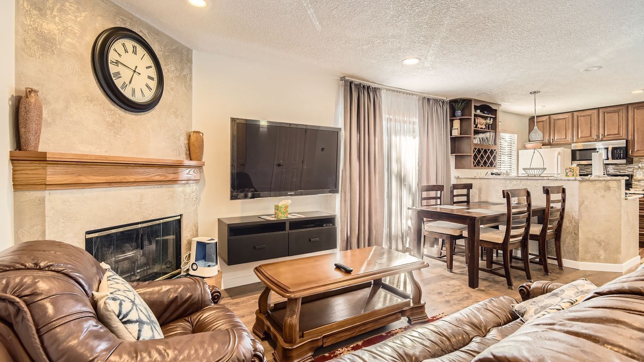 Photo of Livingroom in Englewood