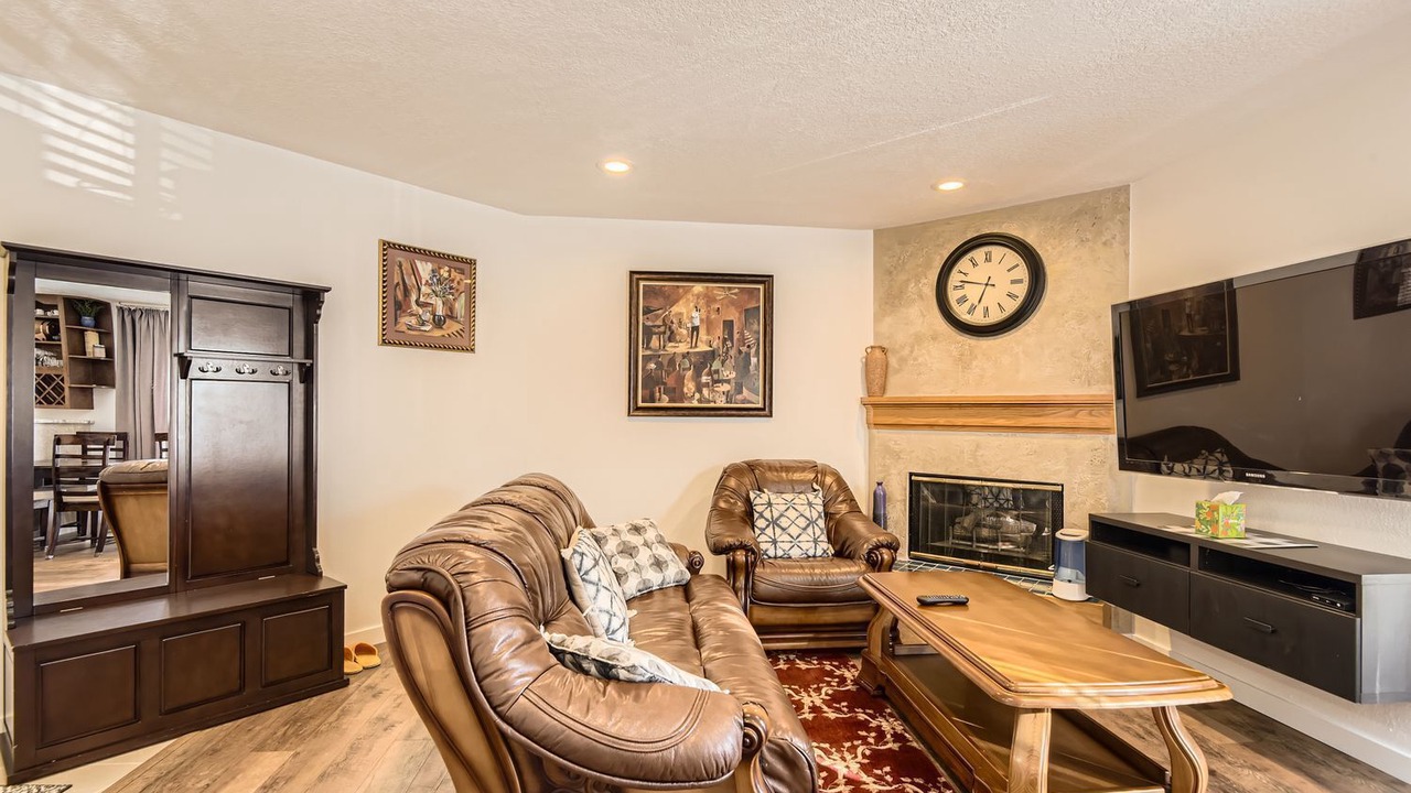 Photo of Livingroom in Englewood