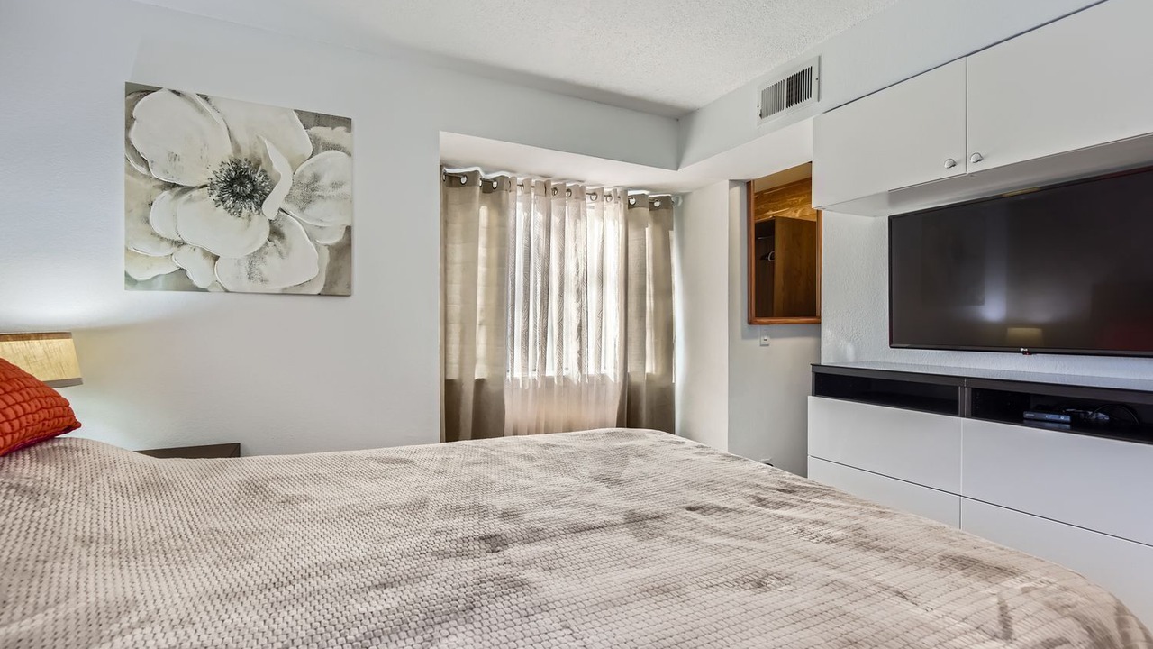Photo of Bedroom in Englewood