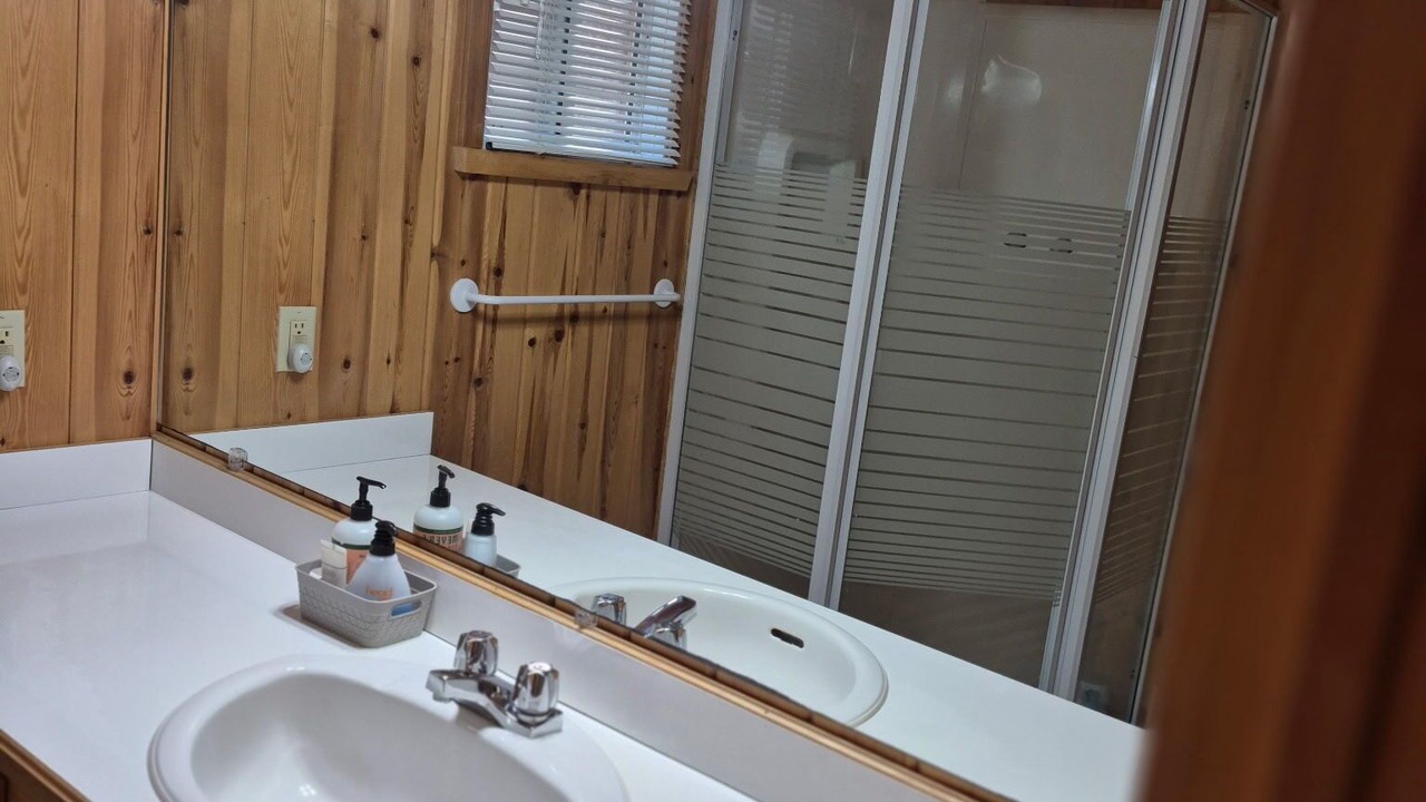 Photo of Bathroom in Harcourt