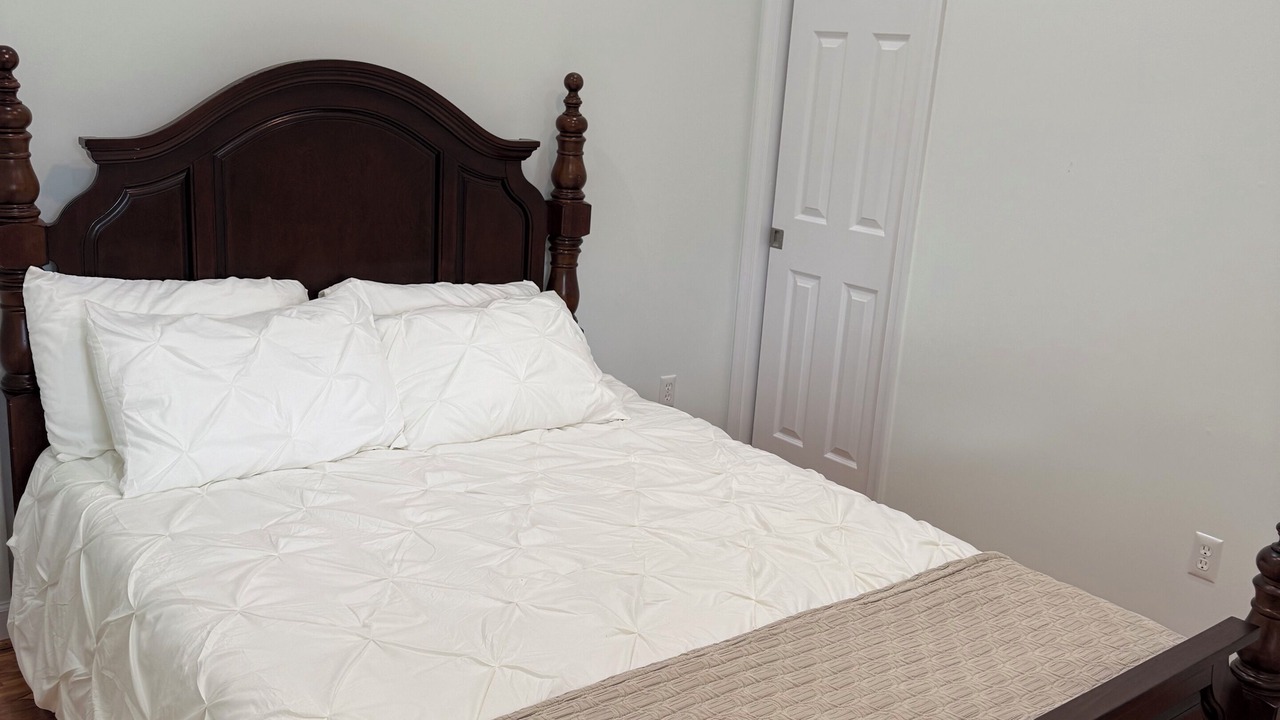 Photo of Bedroom in Piney Mountain