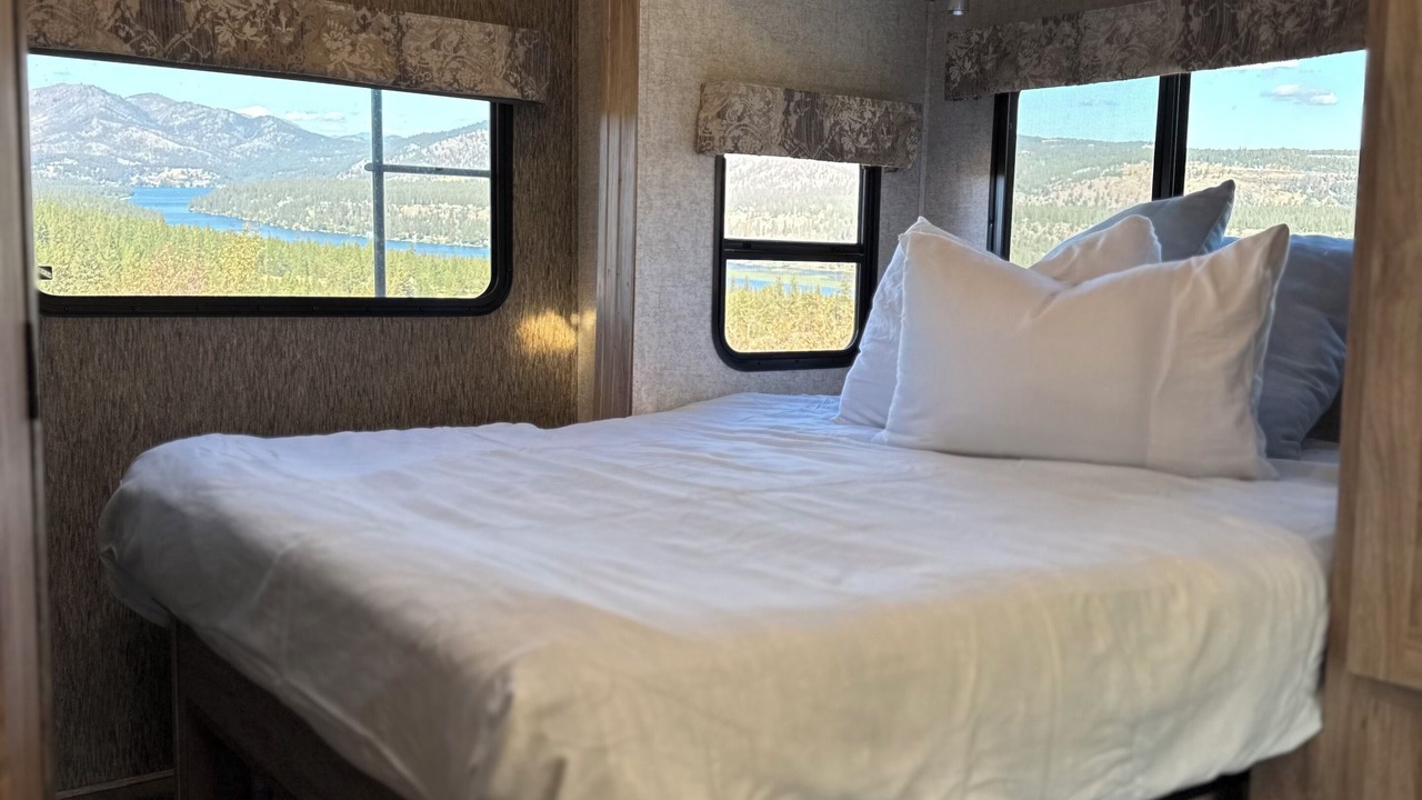 Photo of Bedroom in Nine Mile Falls