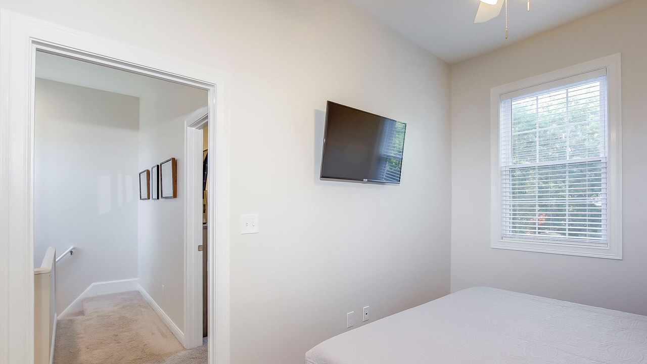 Photo of Bedroom in Shelby Park