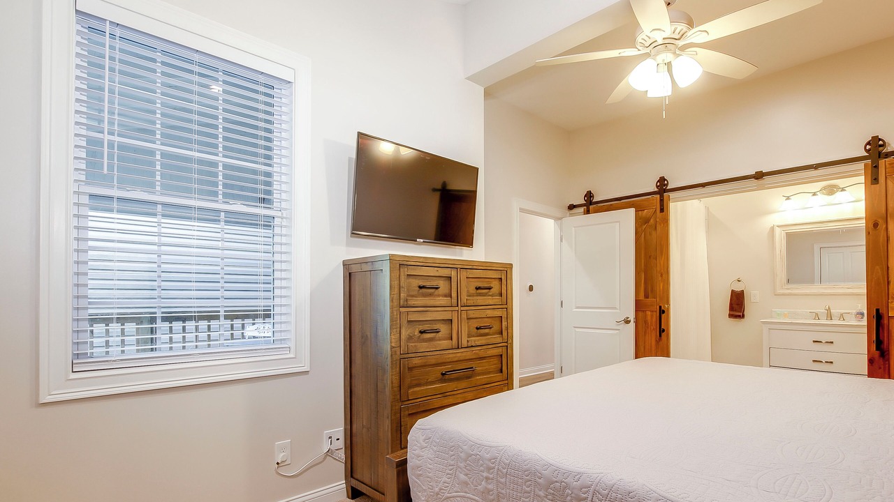 Photo of Bedroom in Shelby Park