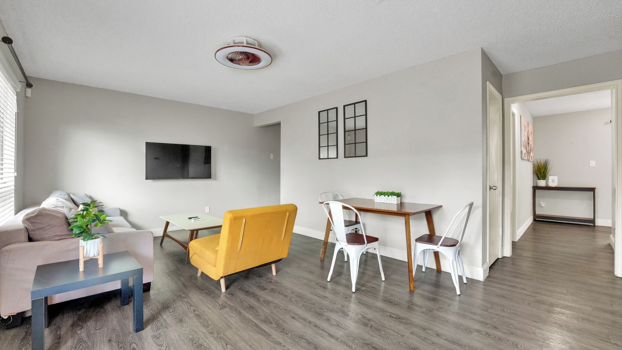 Photo of Livingroom in West Arlington
