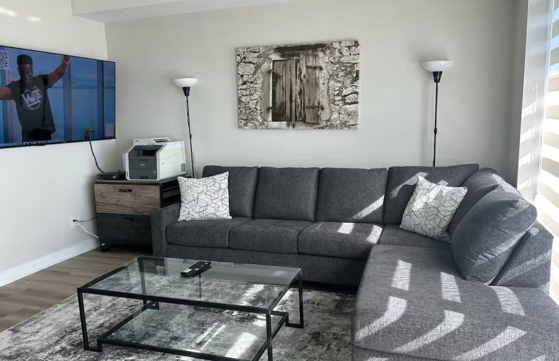 Photo of Livingroom in Humber Bay