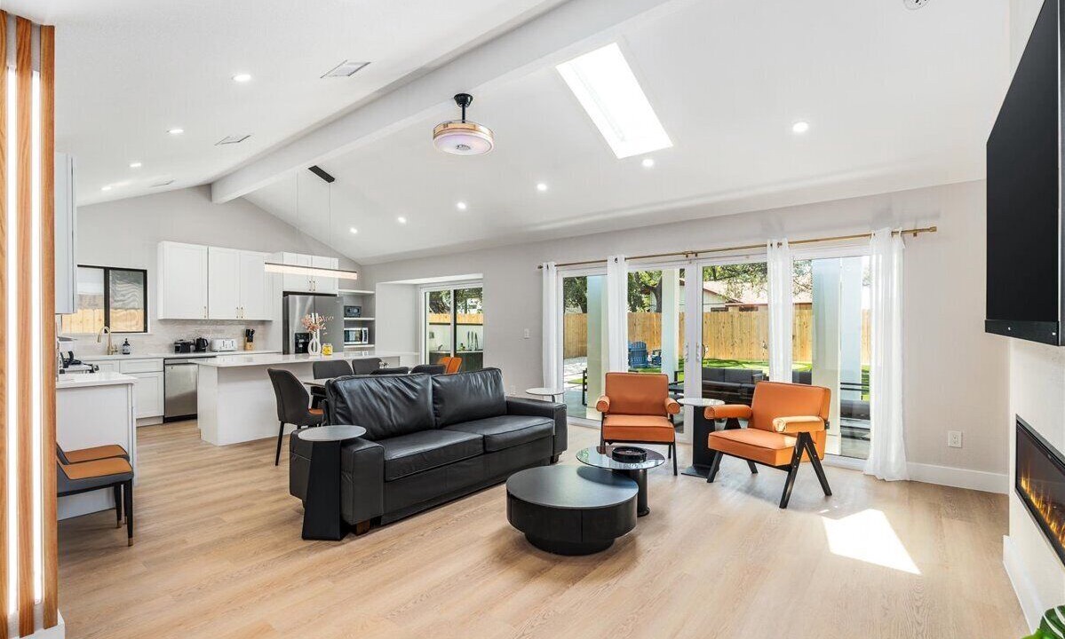 Photo of Livingroom in Sweetbriar