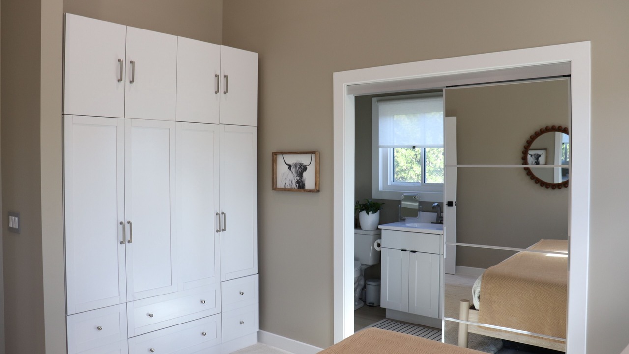 Photo of Bedroom in Linn Valley