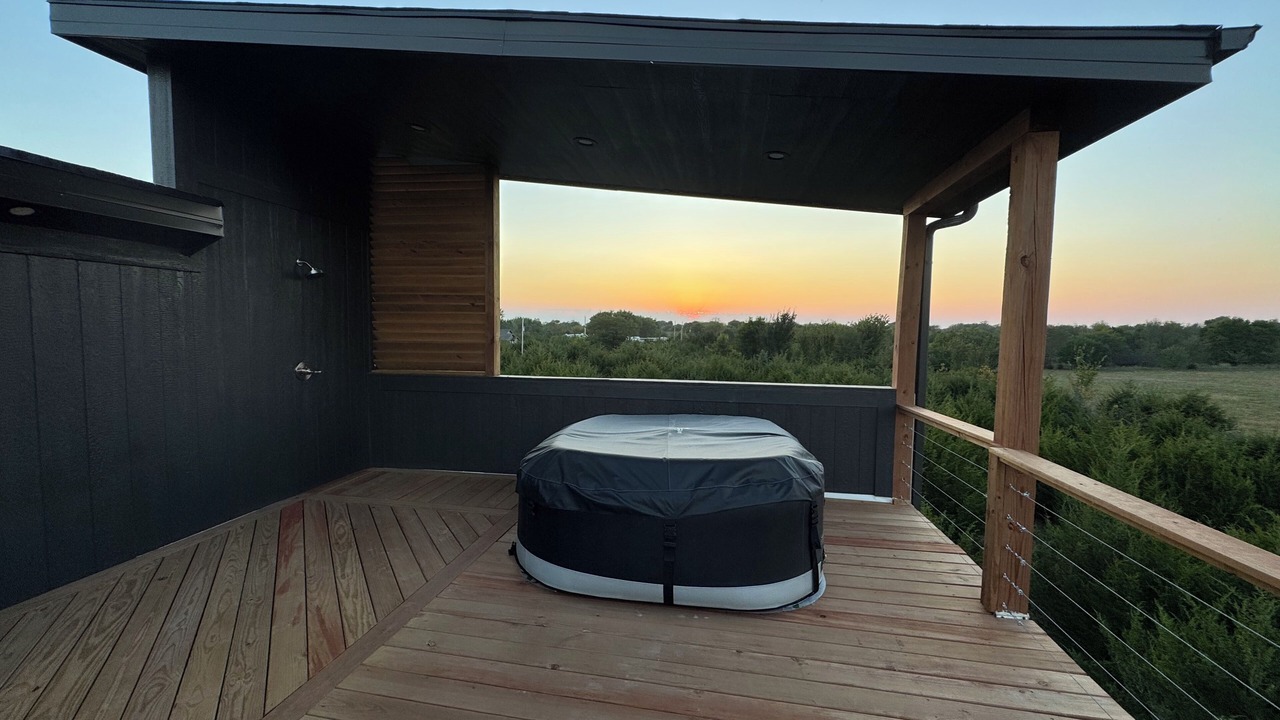 Photo of Patio Balcony in Linn Valley