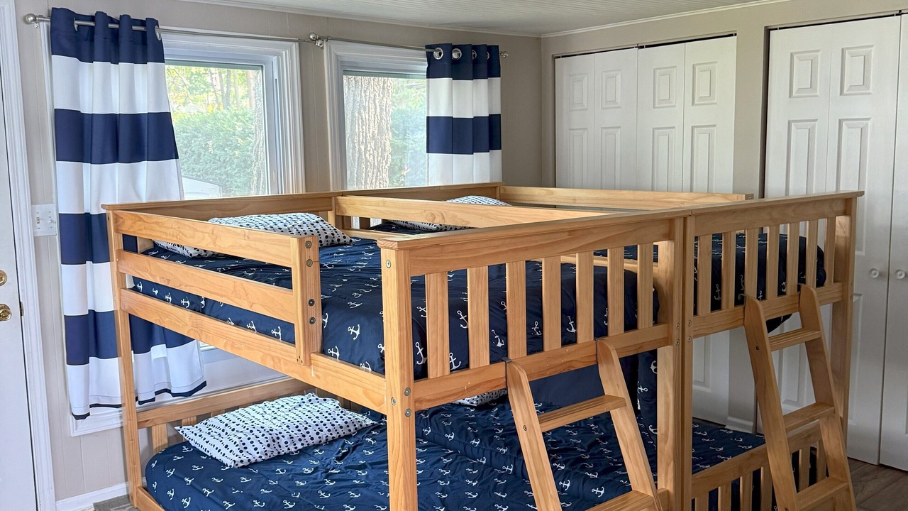 Photo of Bedroom in Solon Mills