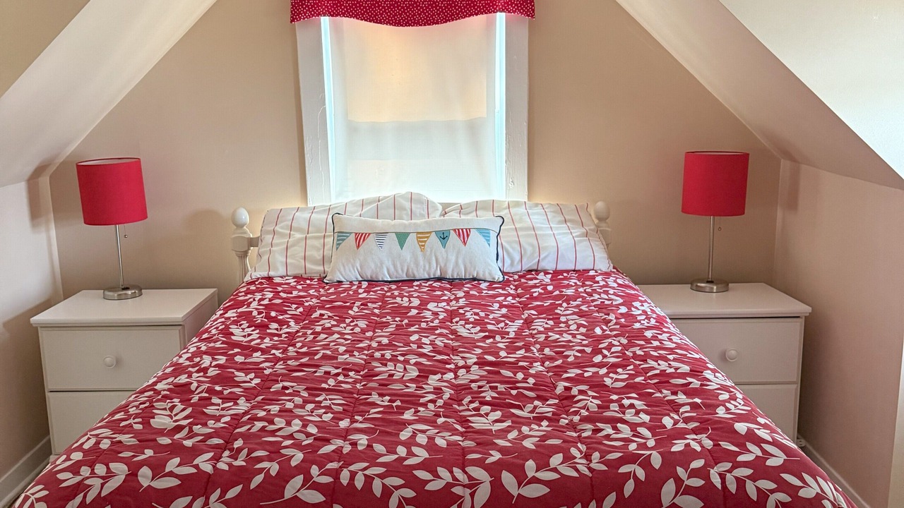 Photo of Bedroom in Solon Mills