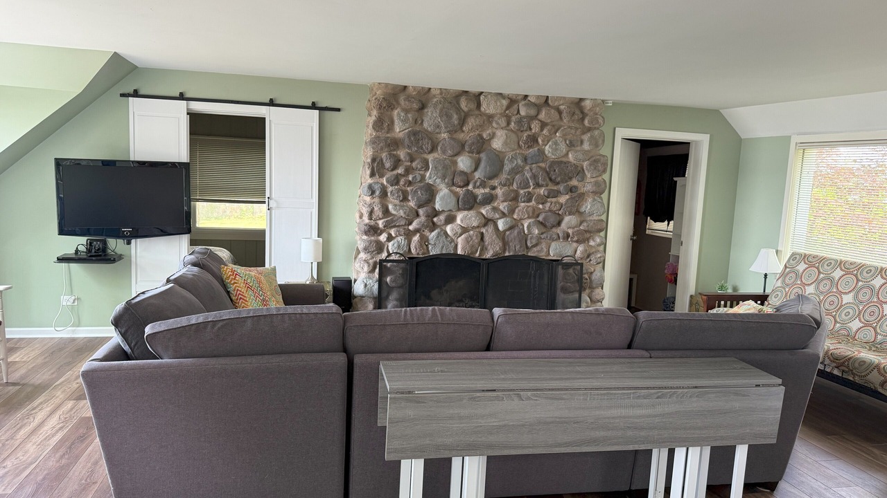 Photo of Livingroom in Solon Mills