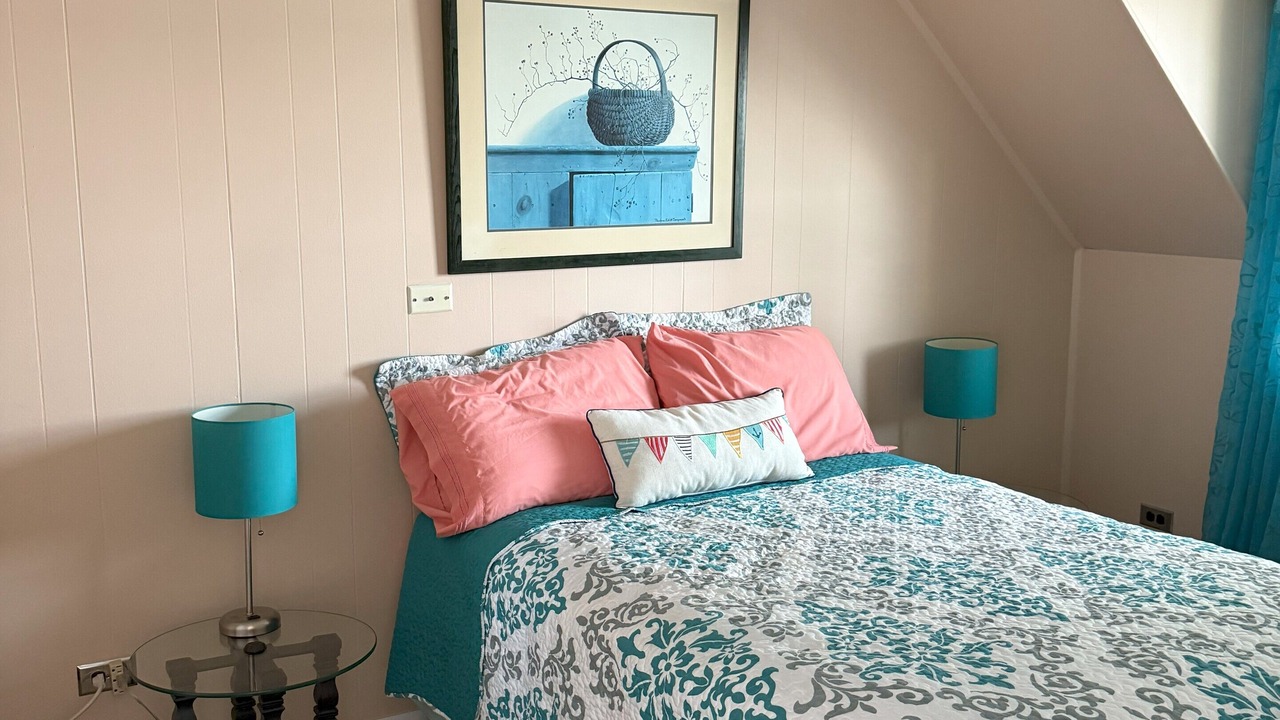 Photo of Bedroom in Solon Mills