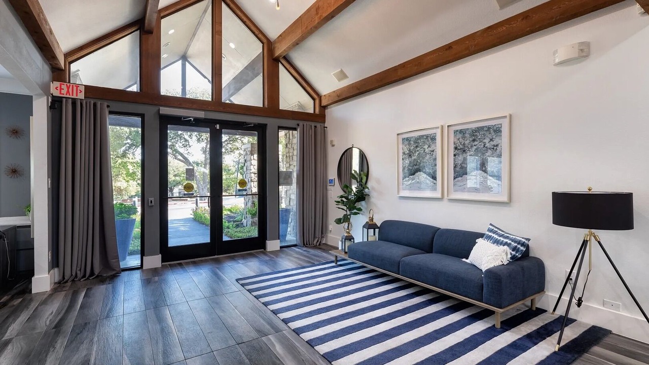Photo of Livingroom in Lewisville