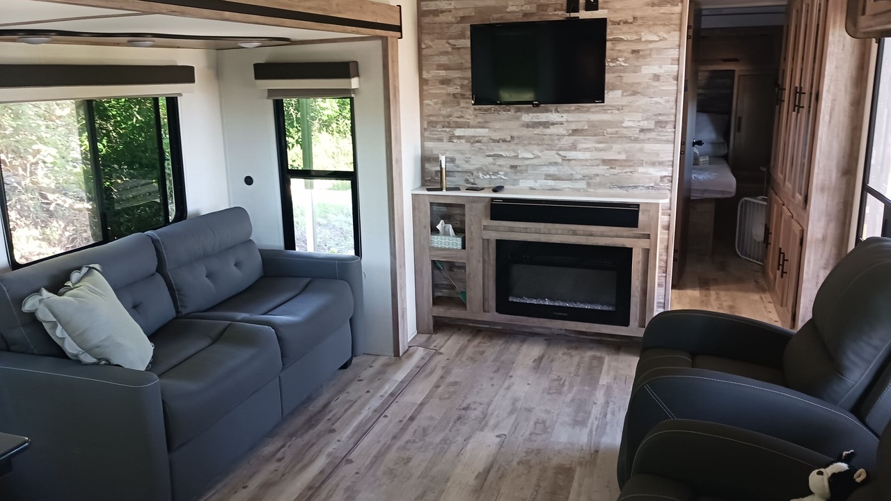Photo of Livingroom in Centerville