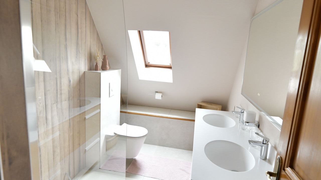 Photo of Bathroom in Cleebourg