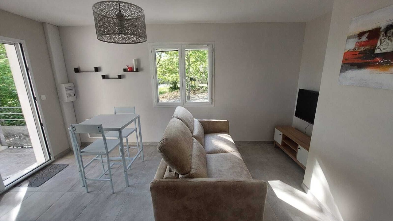 Photo of Livingroom in Saint Alban Auriolles