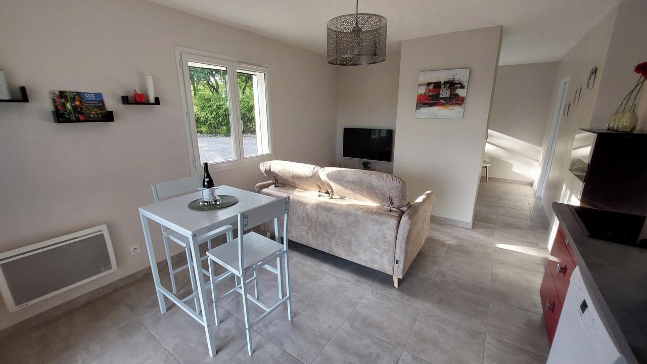 Photo of Livingroom in Saint Alban Auriolles