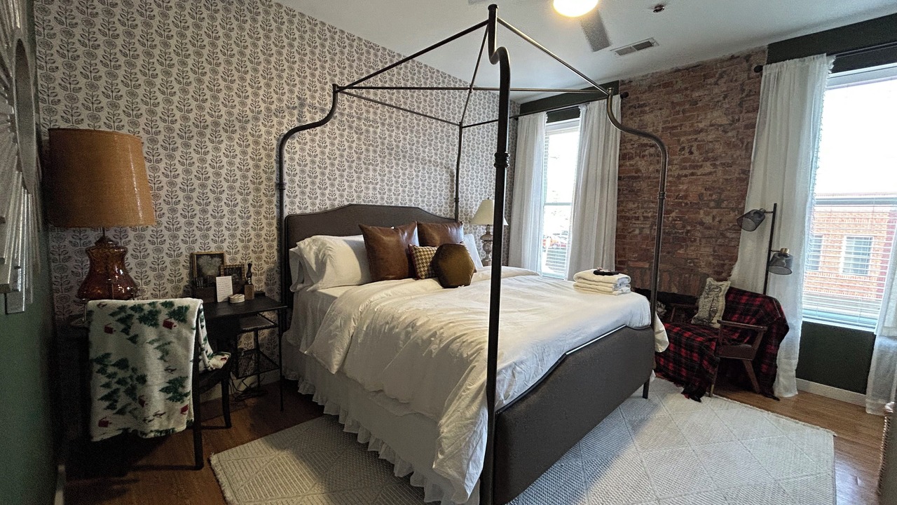 Photo of Bedroom in MLK University