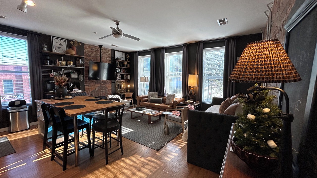 Photo of Livingroom in MLK University