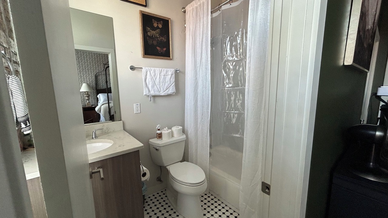 Photo of Bathroom in MLK University