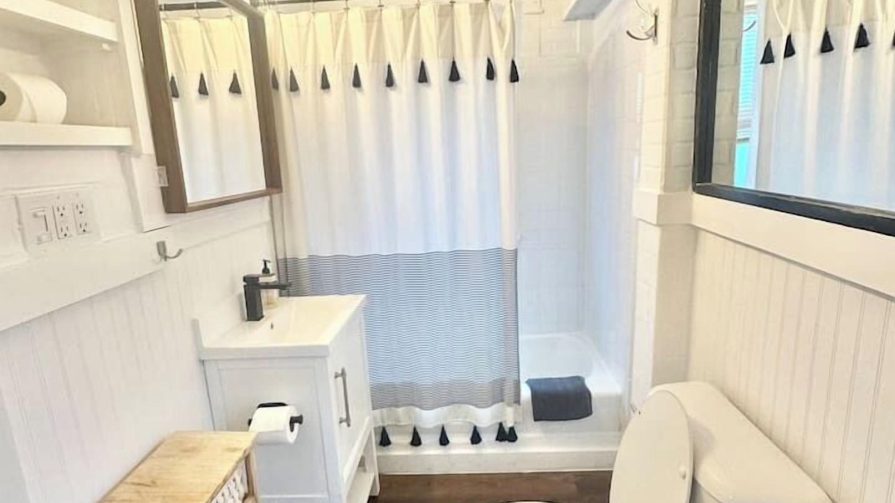 Photo of Bathroom in Virginia Highland
